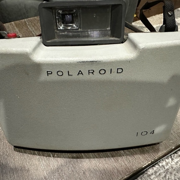 Vintage Polaroid automatic 104 Land camera - Picture 7 of 9